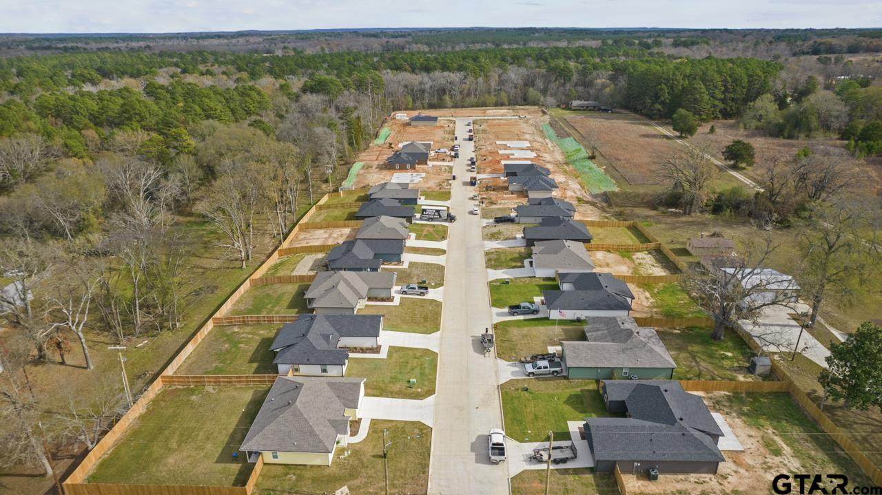 104 Lainey Lane - Photo 1