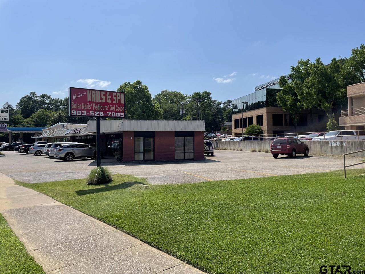 1816 Southeast Loop 323 - Photo 1