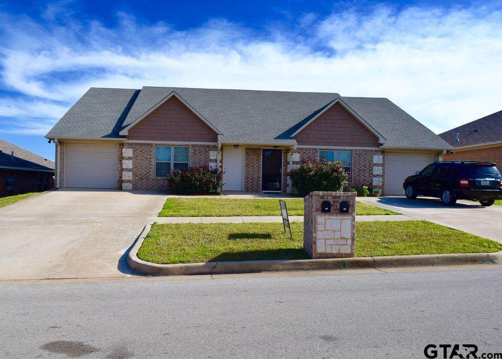 325 Princess Pl - Photo 1