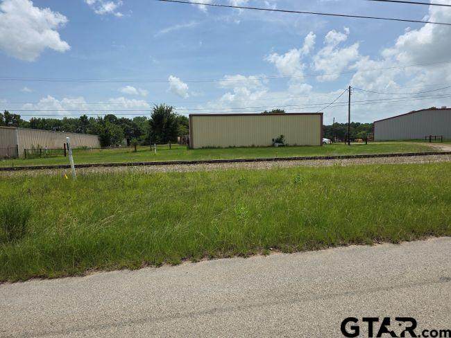 1701 Industrial Dr - Photo 1