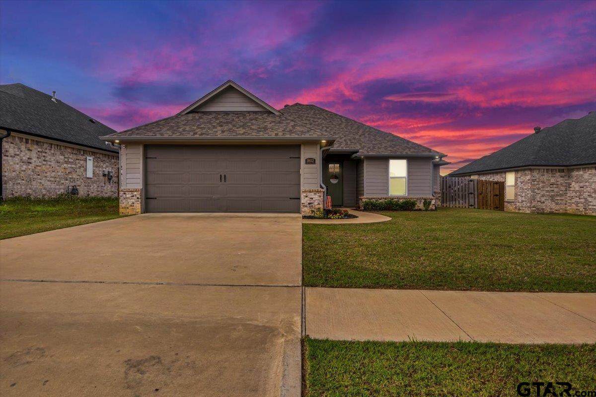 1802 Forestdale Boulevard - Photo 1
