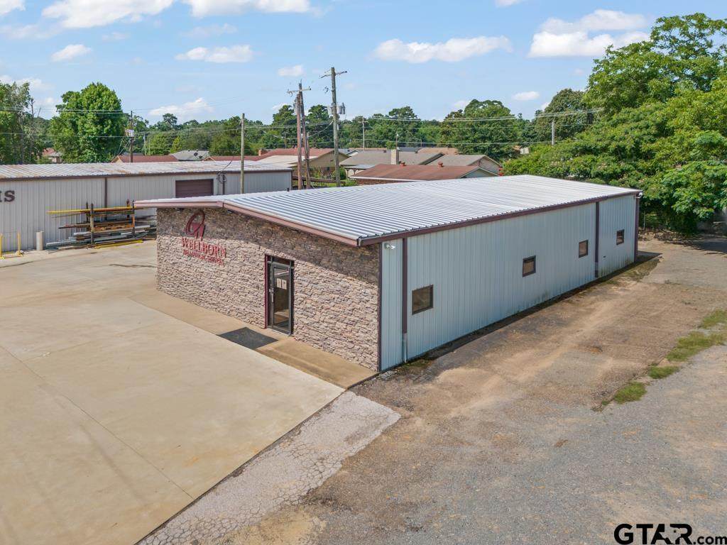 2403 Eastman Road - Photo 1