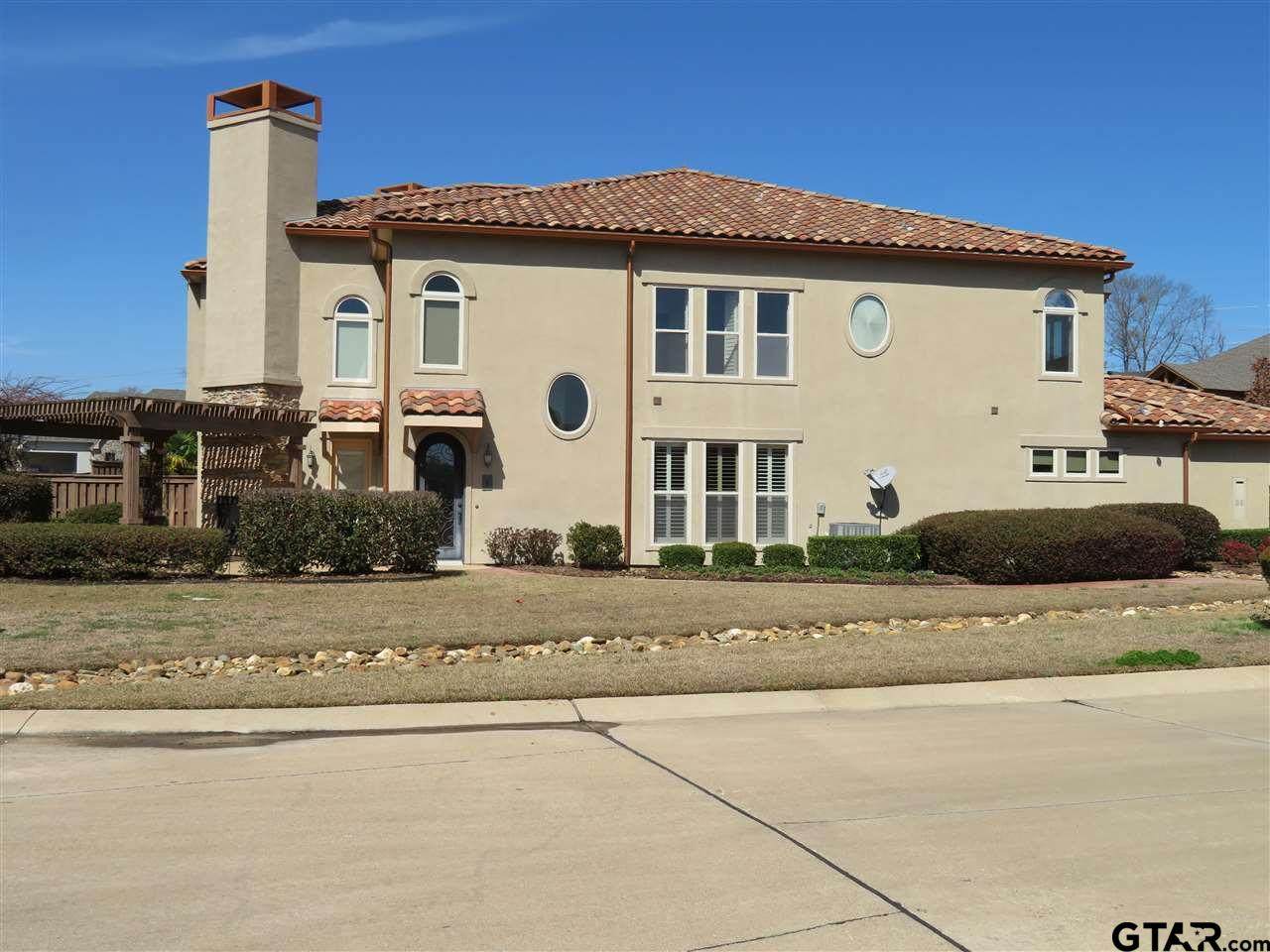 954 La Vista Drive - Photo 1