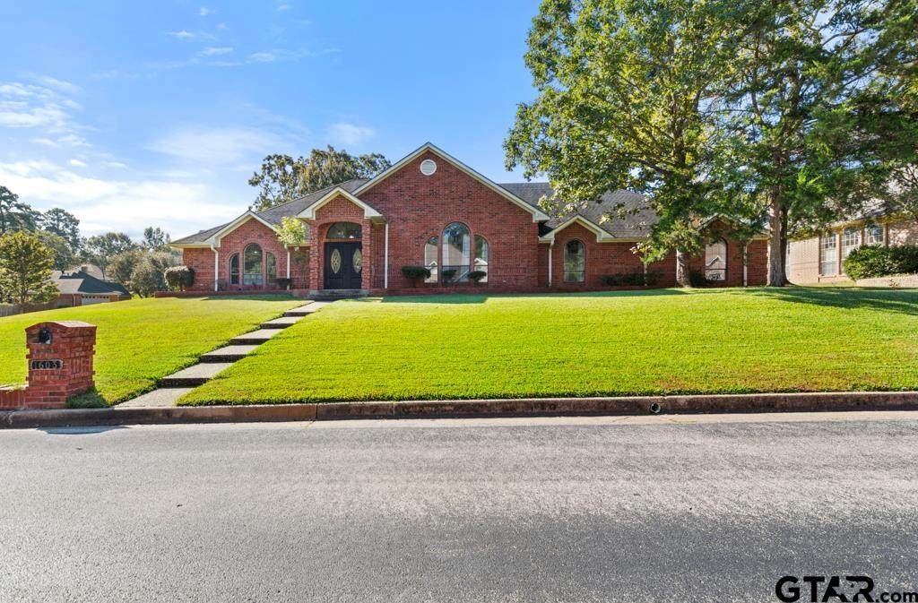 1603 Old Oak Dr - Photo 1