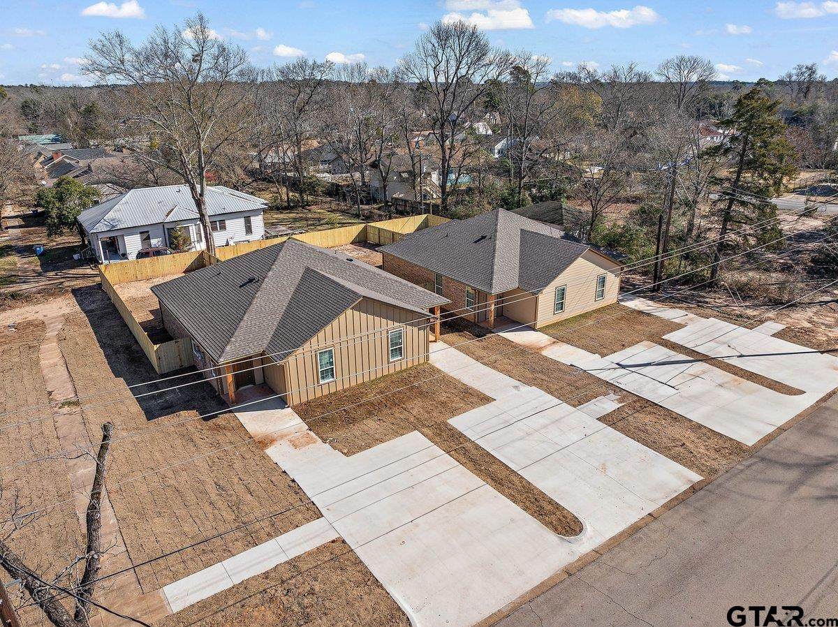 502 & 504 Neches Street - Photo 1