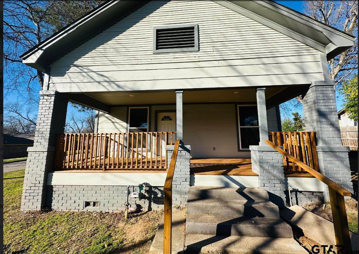 1408 Houston - Photo 1
