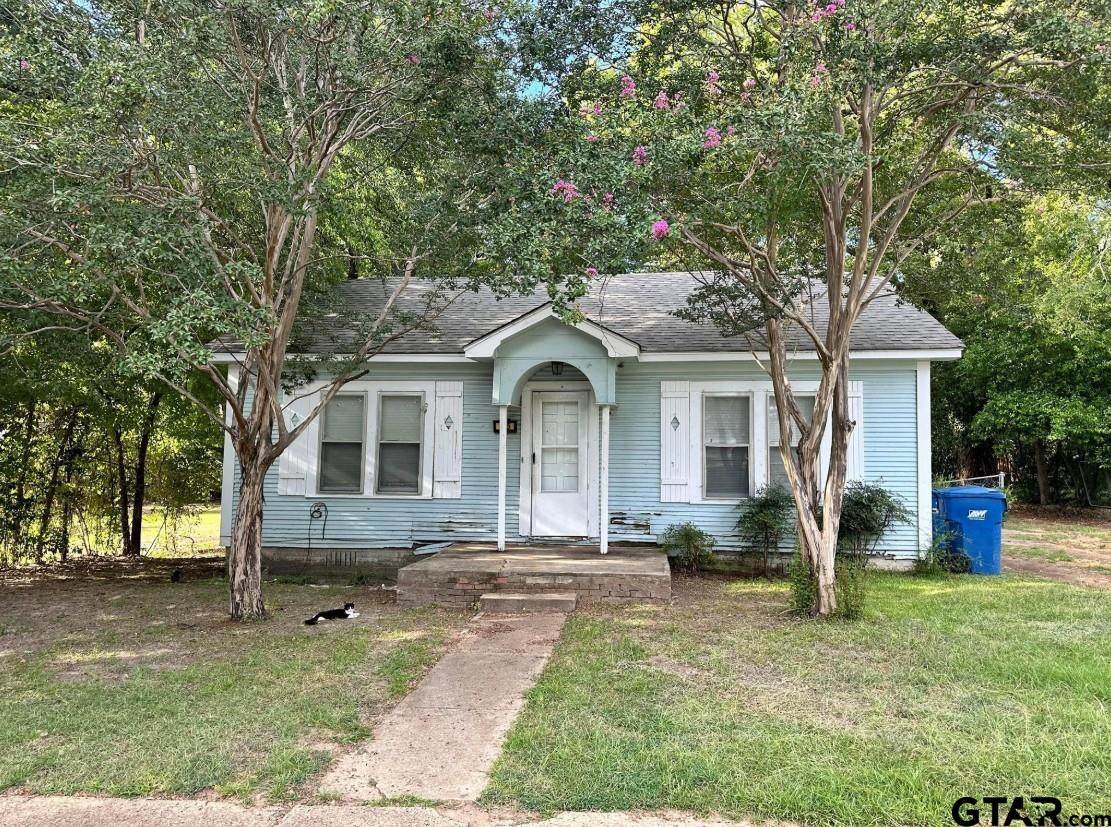 305 Bradford - Photo 1