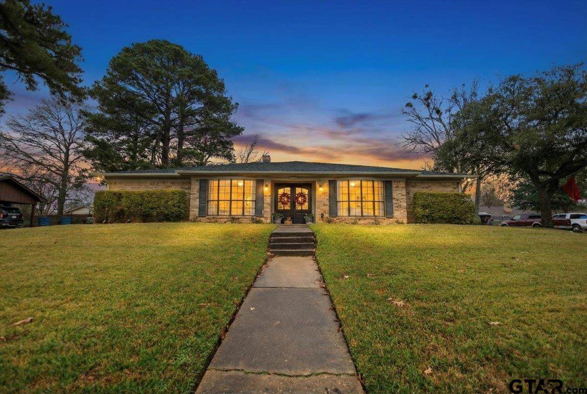 1606 Timothy St - Photo 1