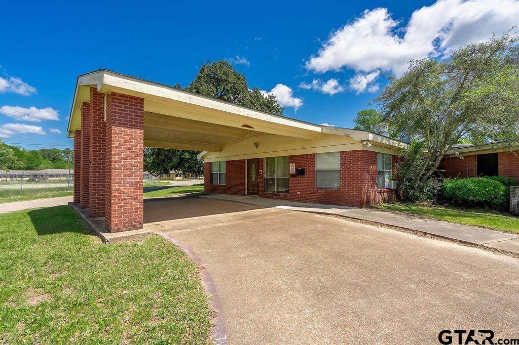 510 Bonham - Photo 1