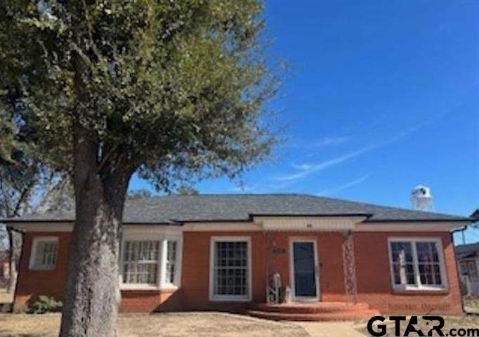 205 Henry St - Photo 1