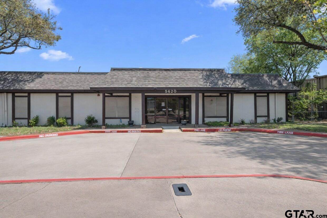 5620 Rowlett Road - Photo 1