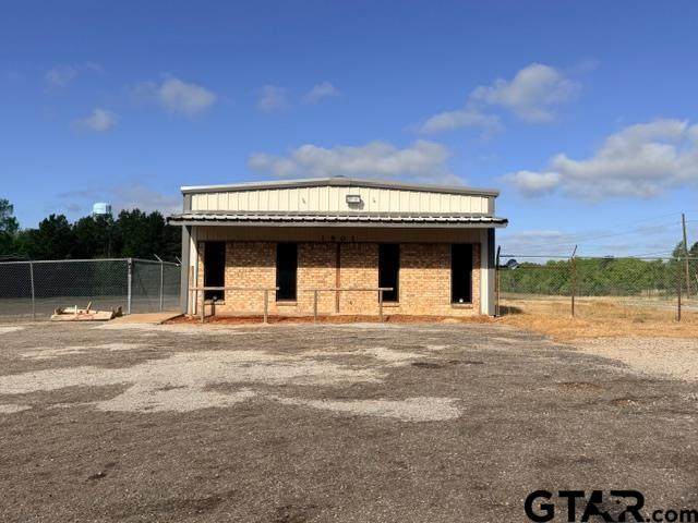 1801 Queen St - Photo 1