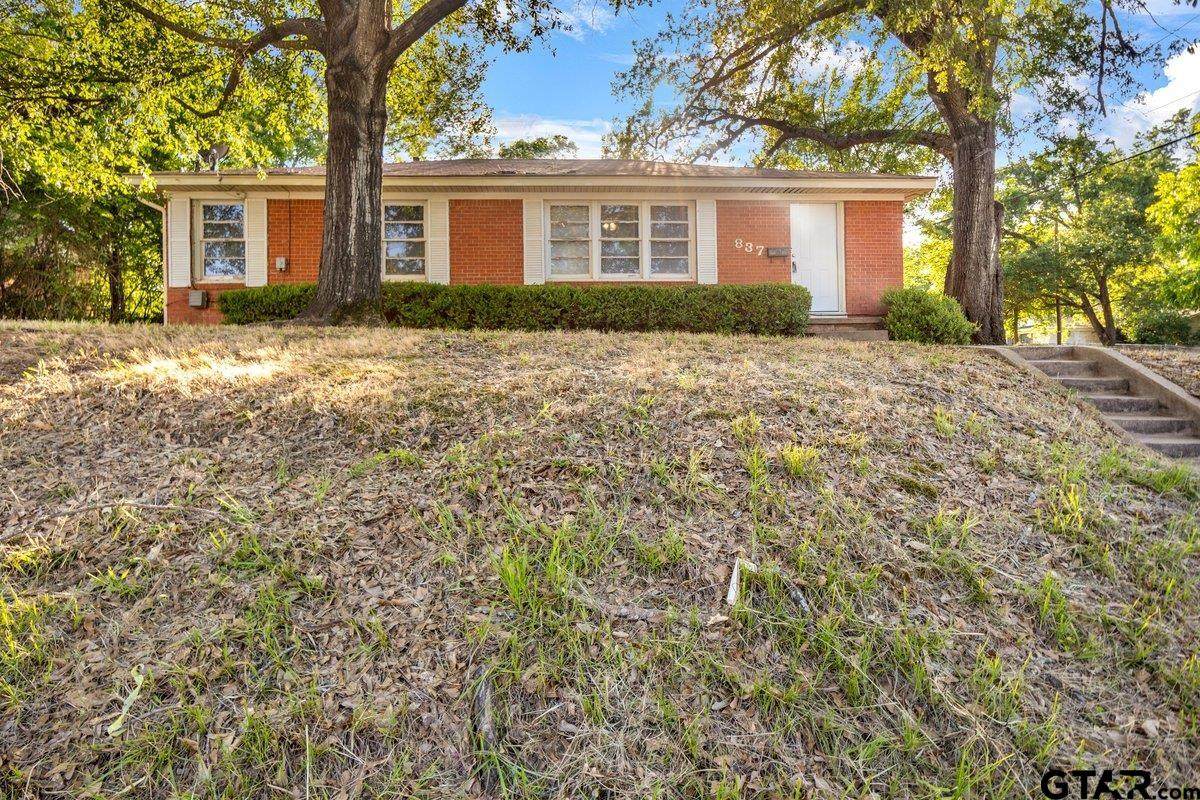 837 Palmer Avenue - Photo 1