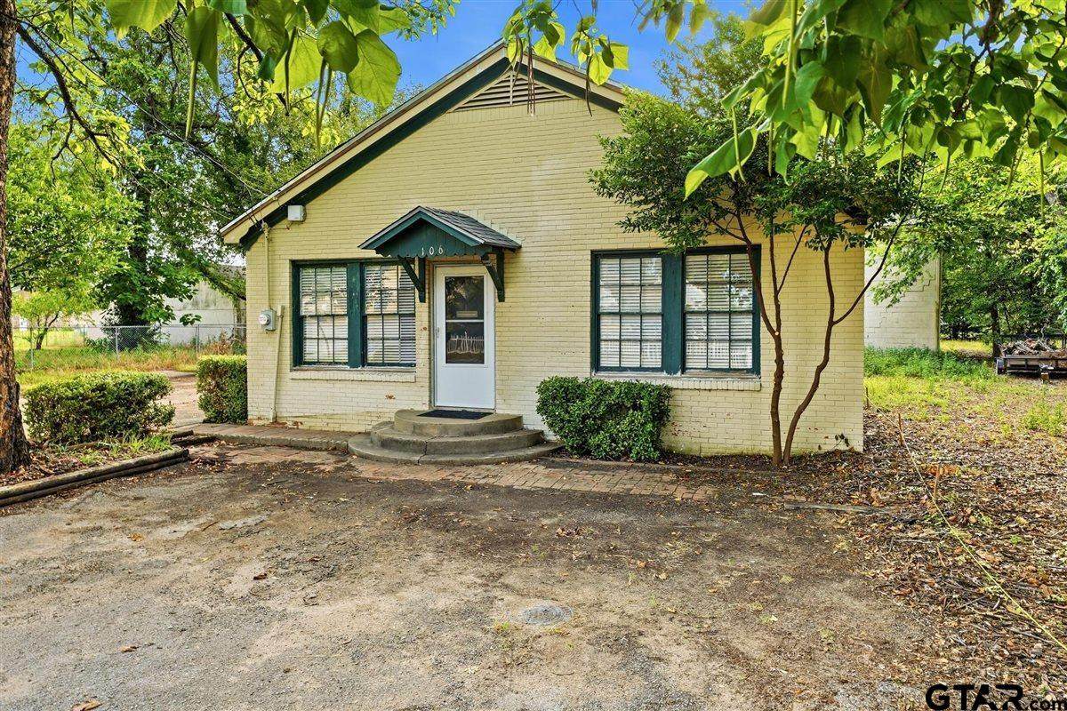 106 College St - Photo 1