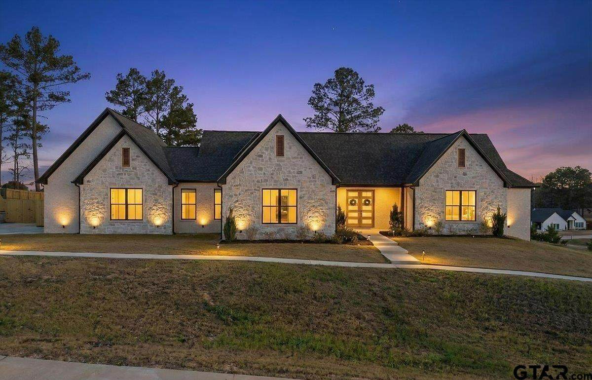 12181 Oak Grove Dr. - Photo 1