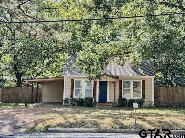 700 Walnut - Photo 1