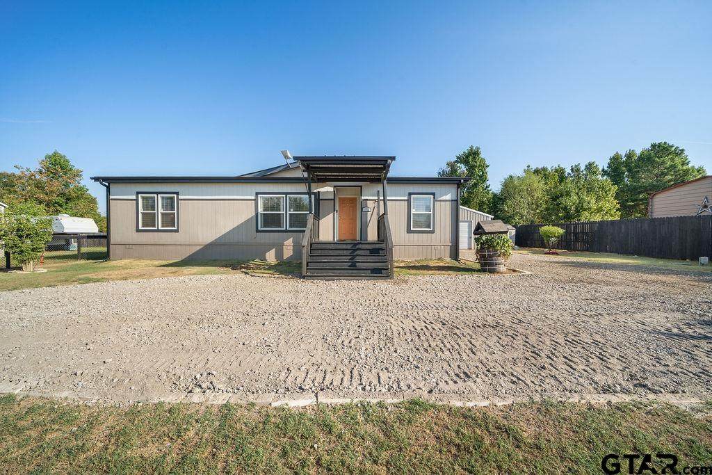 827 Cheyenne - Photo 1