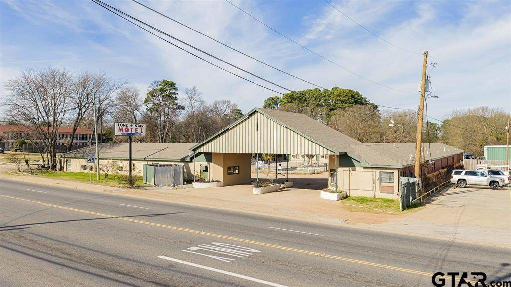 1915 E Marshall Ave - Photo 1