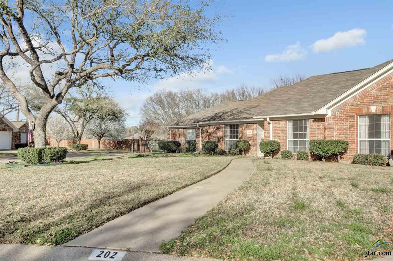 5401 Hollytree Dr #202 - Photo 1
