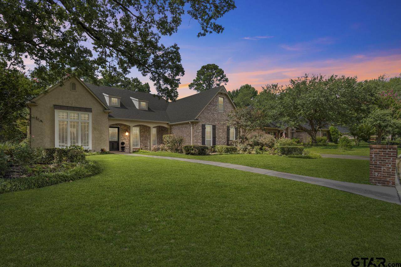 1520 Hollycreek Drive - Photo 1