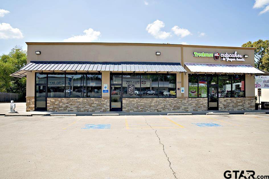 220 Palestine - Photo 1