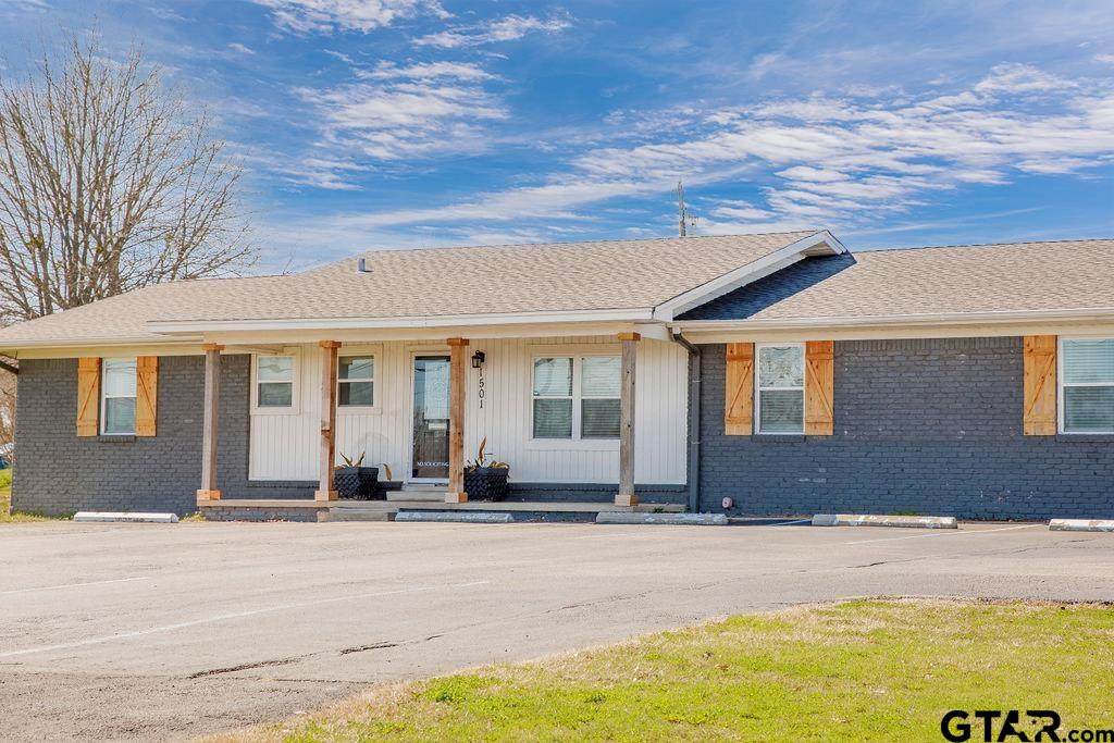  1501 S Main St - Photo 1