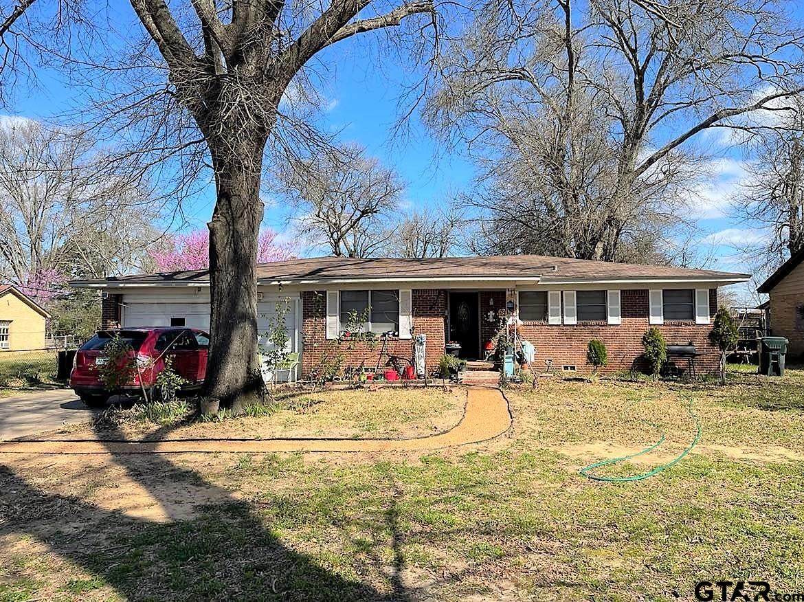 2102 Airline Dr - Photo 1