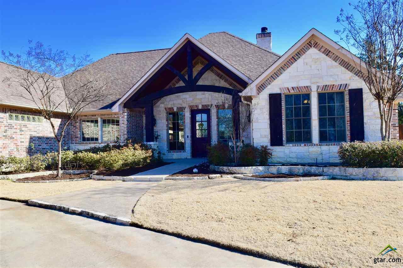 124 Elmwood Drive - Photo 1