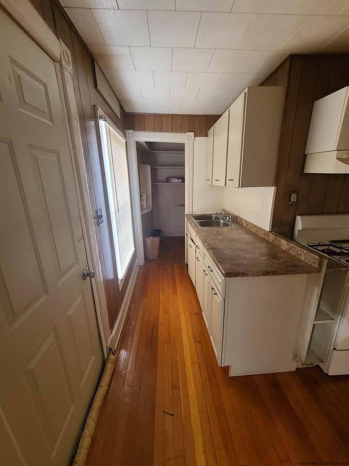 40 Houston Avenue - Photo 1