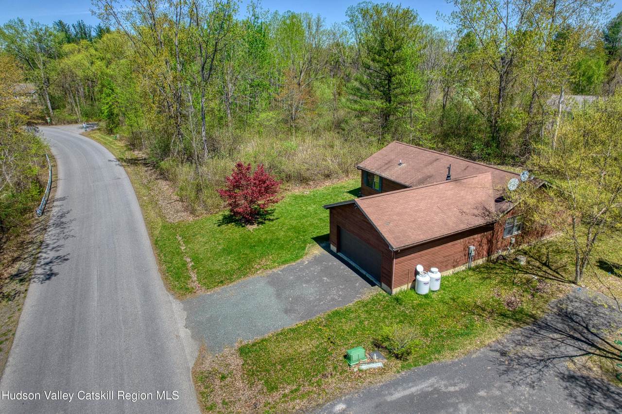 176 Sleepy Hollow Road - Photo 1