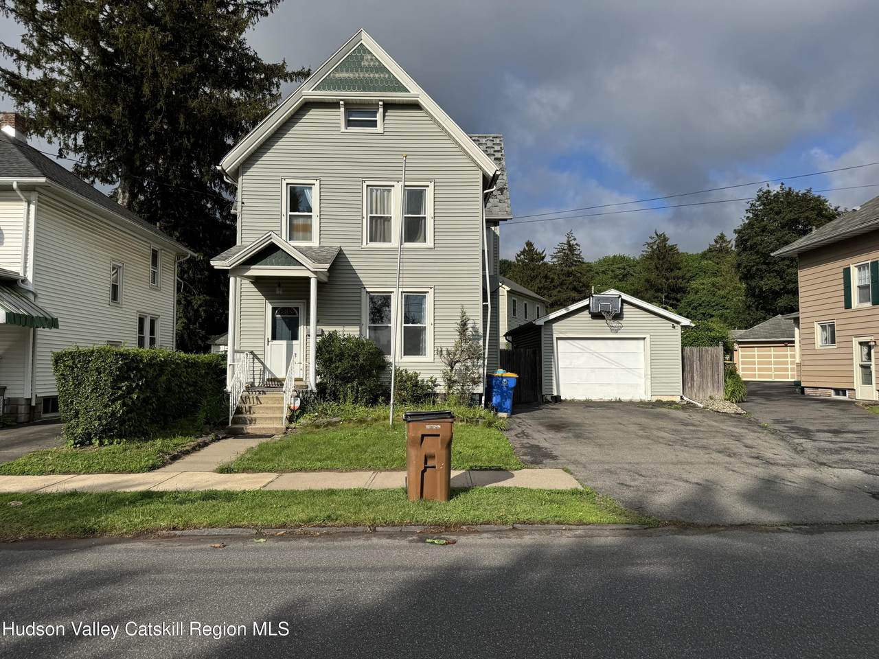 154 Foxhall Avenue - Photo 1