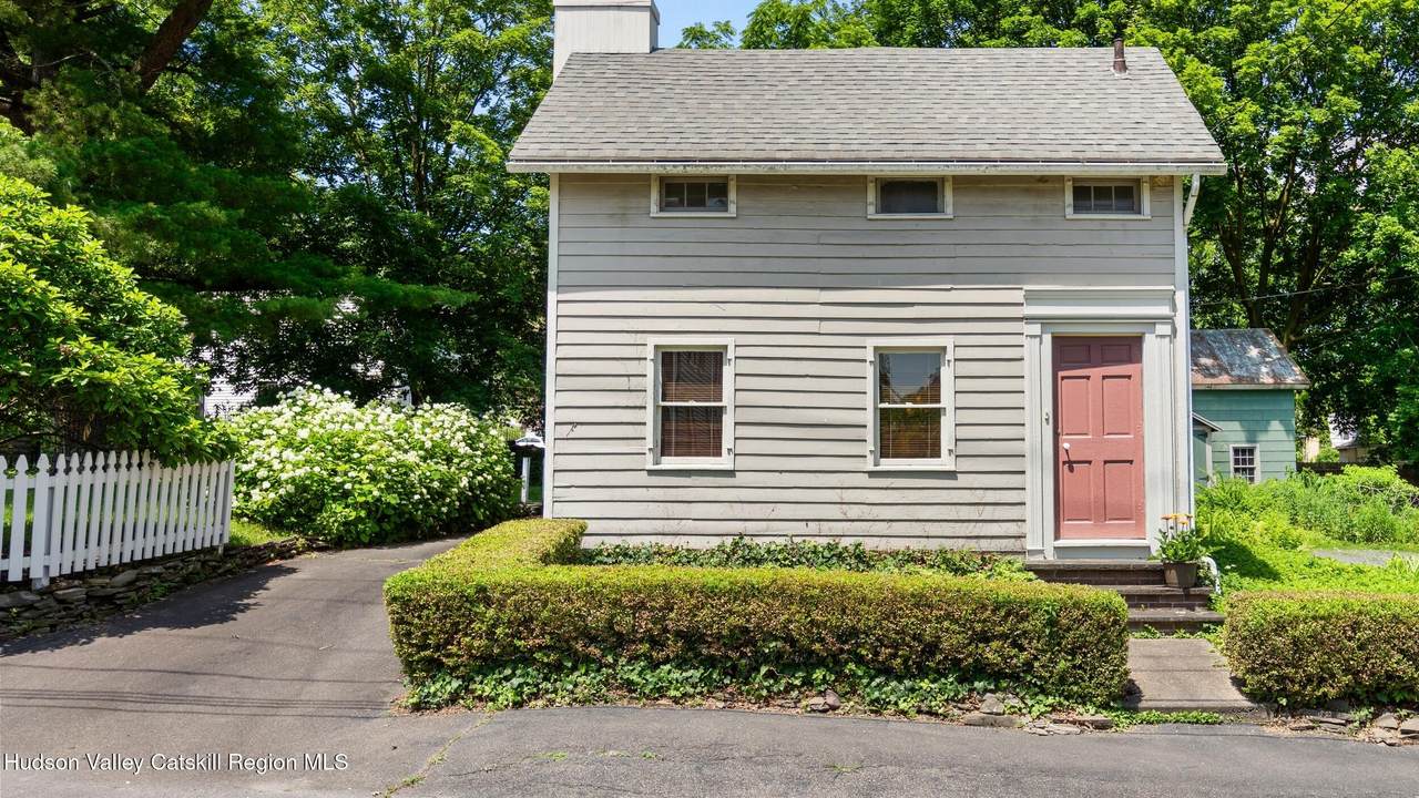 7 Paul Avenue - Photo 1