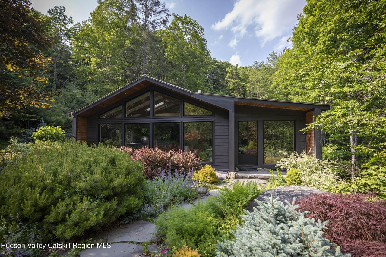 46 Rose Lane - Photo 1