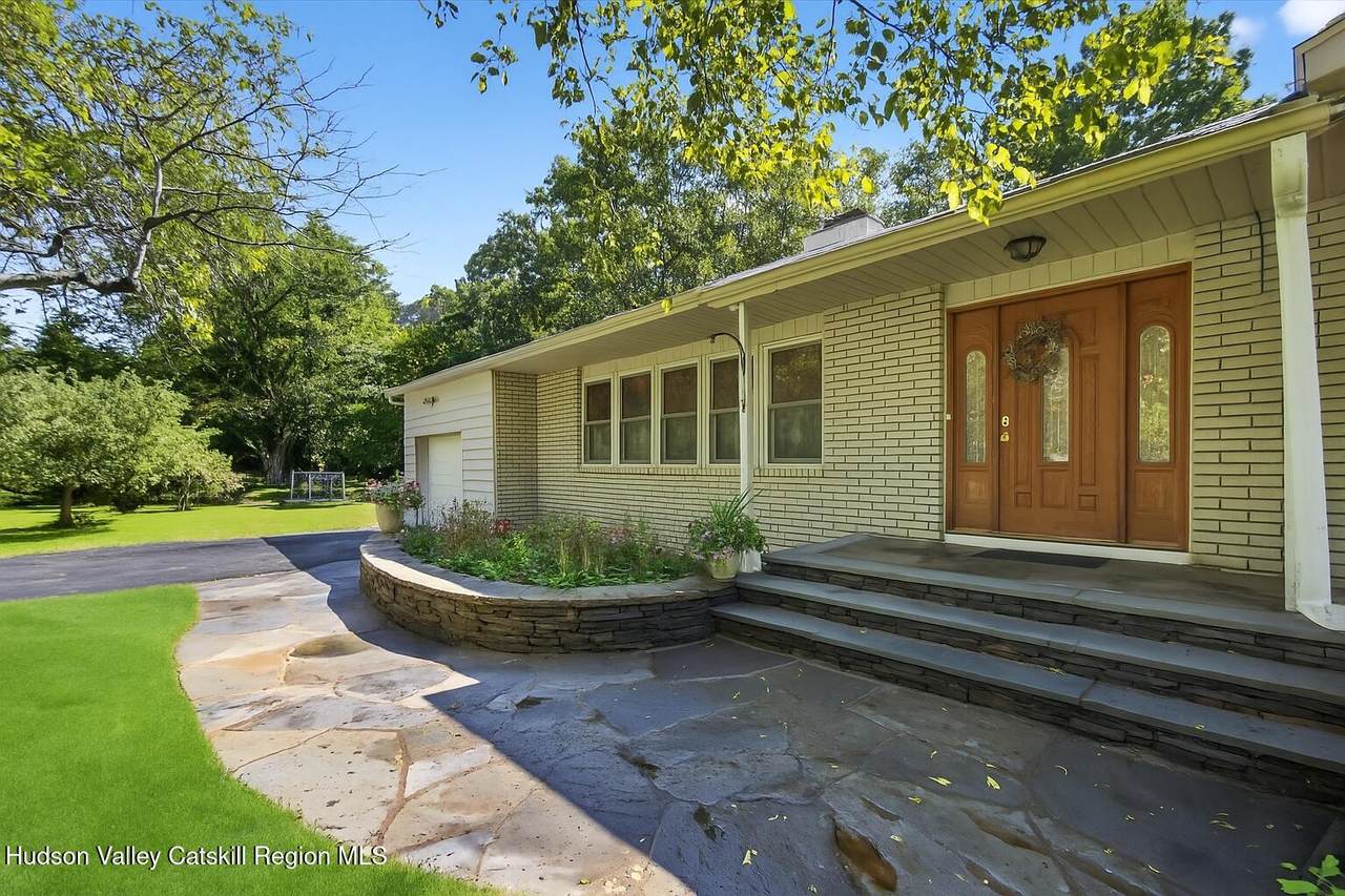 4 Mary Ann Avenue - Photo 1