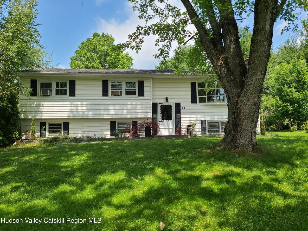 57 Lakeview Drive - Photo 1