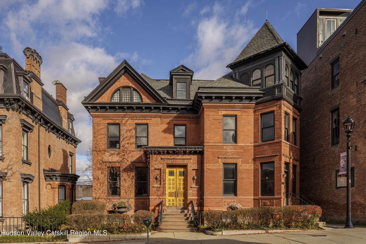 420 Warren Street - Photo 1