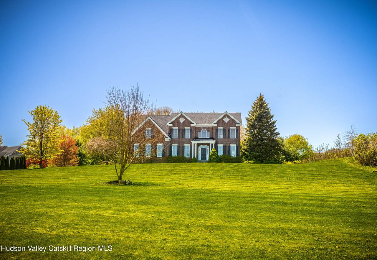 32 Sanford Drive - Photo 1