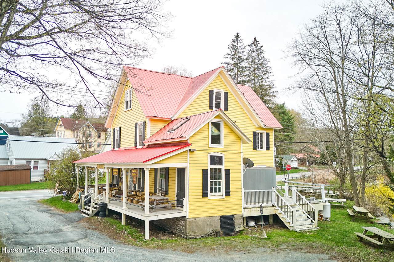 104-108 Main - Photo 1