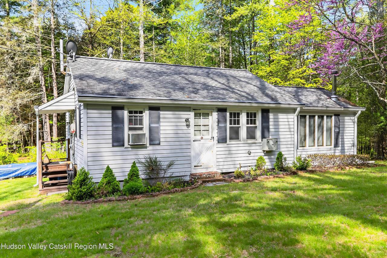 208 Canary Hill Road - Photo 1
