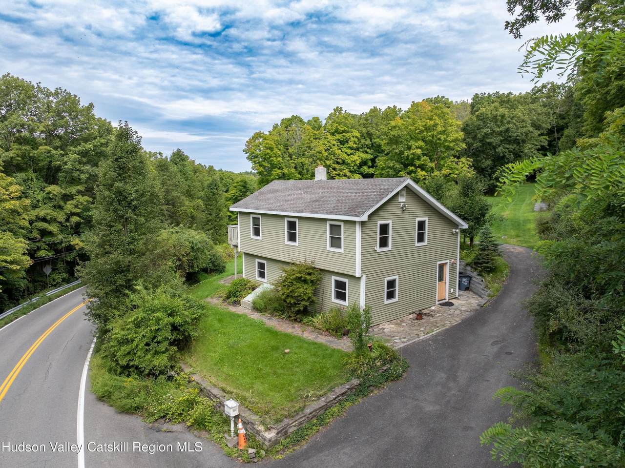 800 Old Post Road - Photo 1