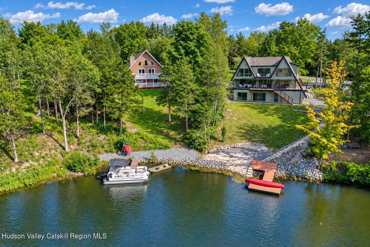 1467 Sleepy Hollow Road - Photo 1
