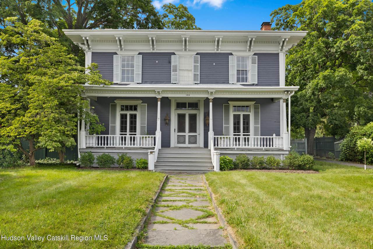 103 Albany Avenue - Photo 1