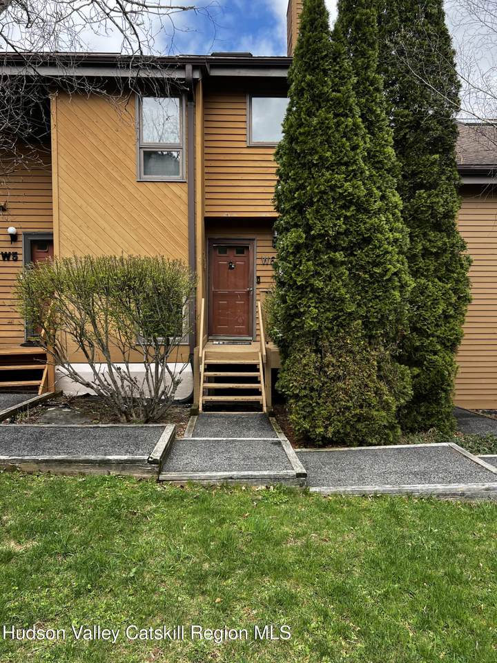 174 Hunter Drive - Photo 1