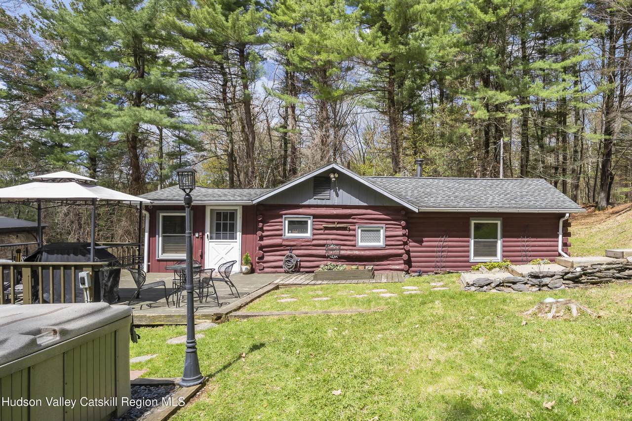 127 Hillside Drive - Photo 1