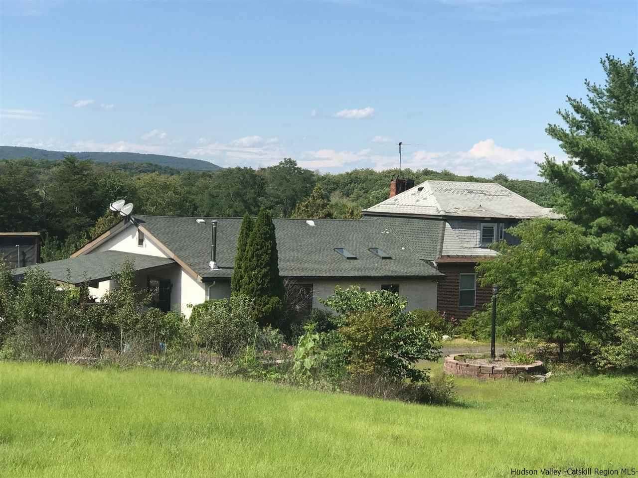 1043 Schoharie Tpke - Photo 1