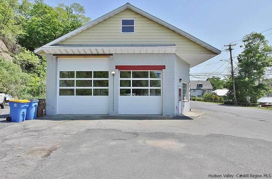 351 Abeel Street - Photo 1