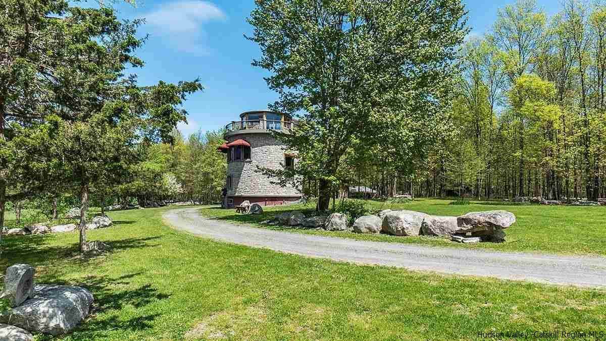 862 Albany Post Road - Photo 1