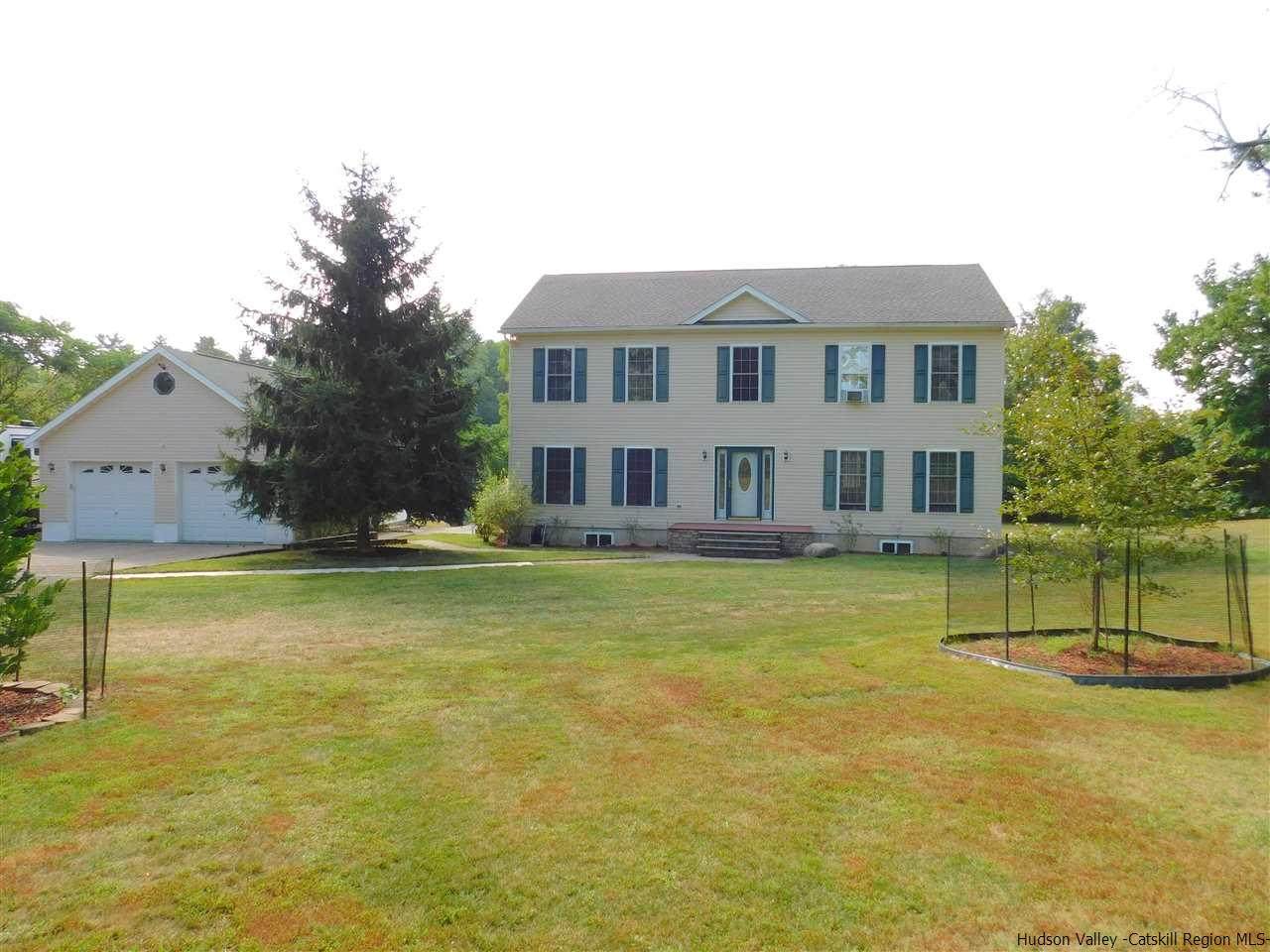 400 Country Club Ln - Photo 1