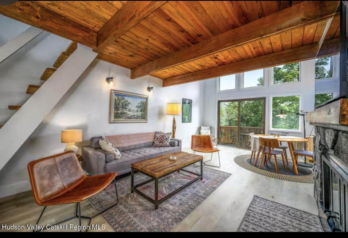 72 Hunter Drive - Photo 1