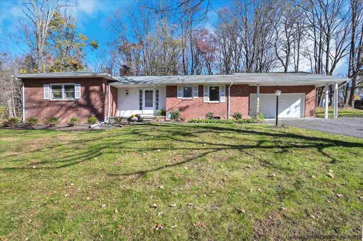 146 Flower Hill - Photo 1